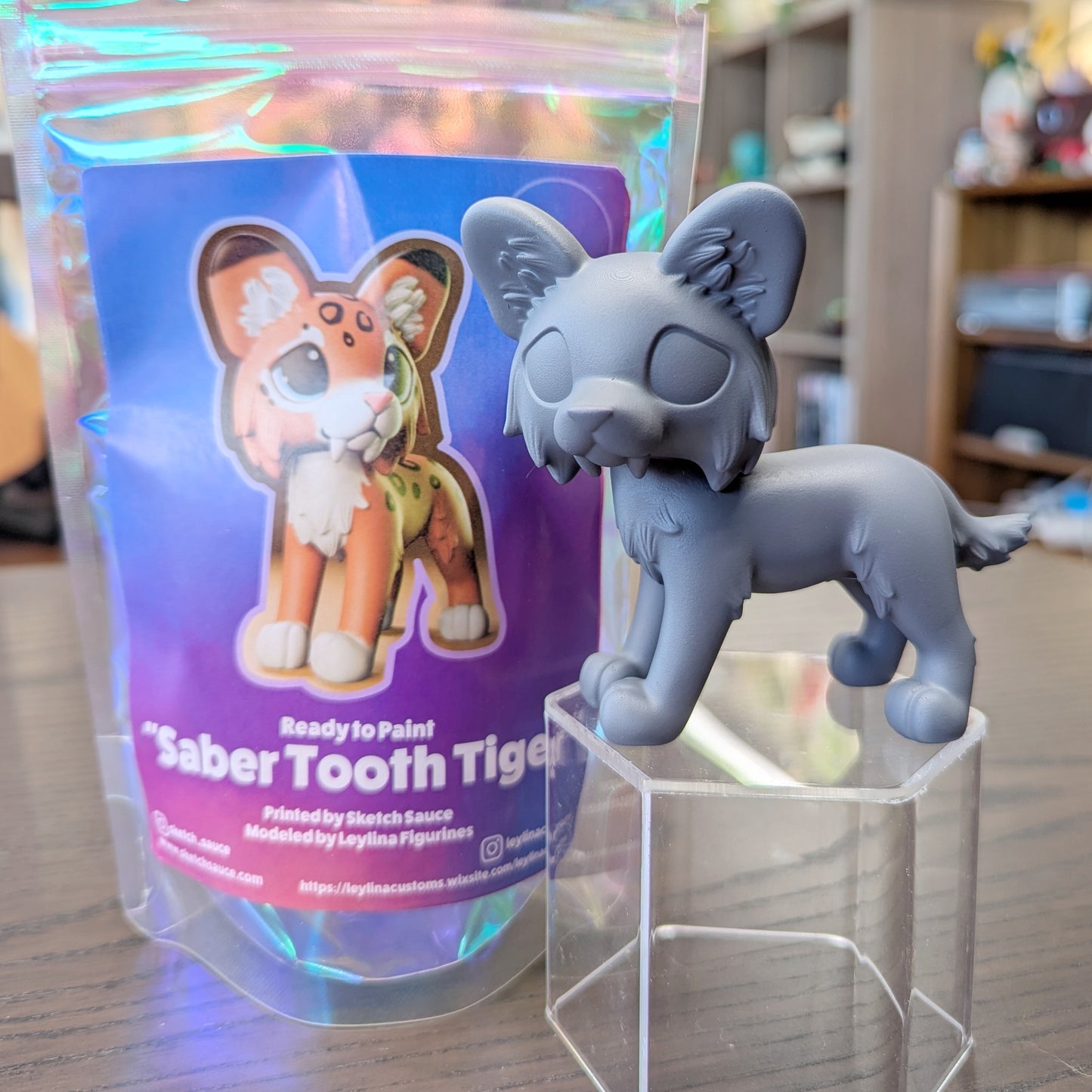 Leylina Figurines - June 2024 - Saber Tooth Tiger