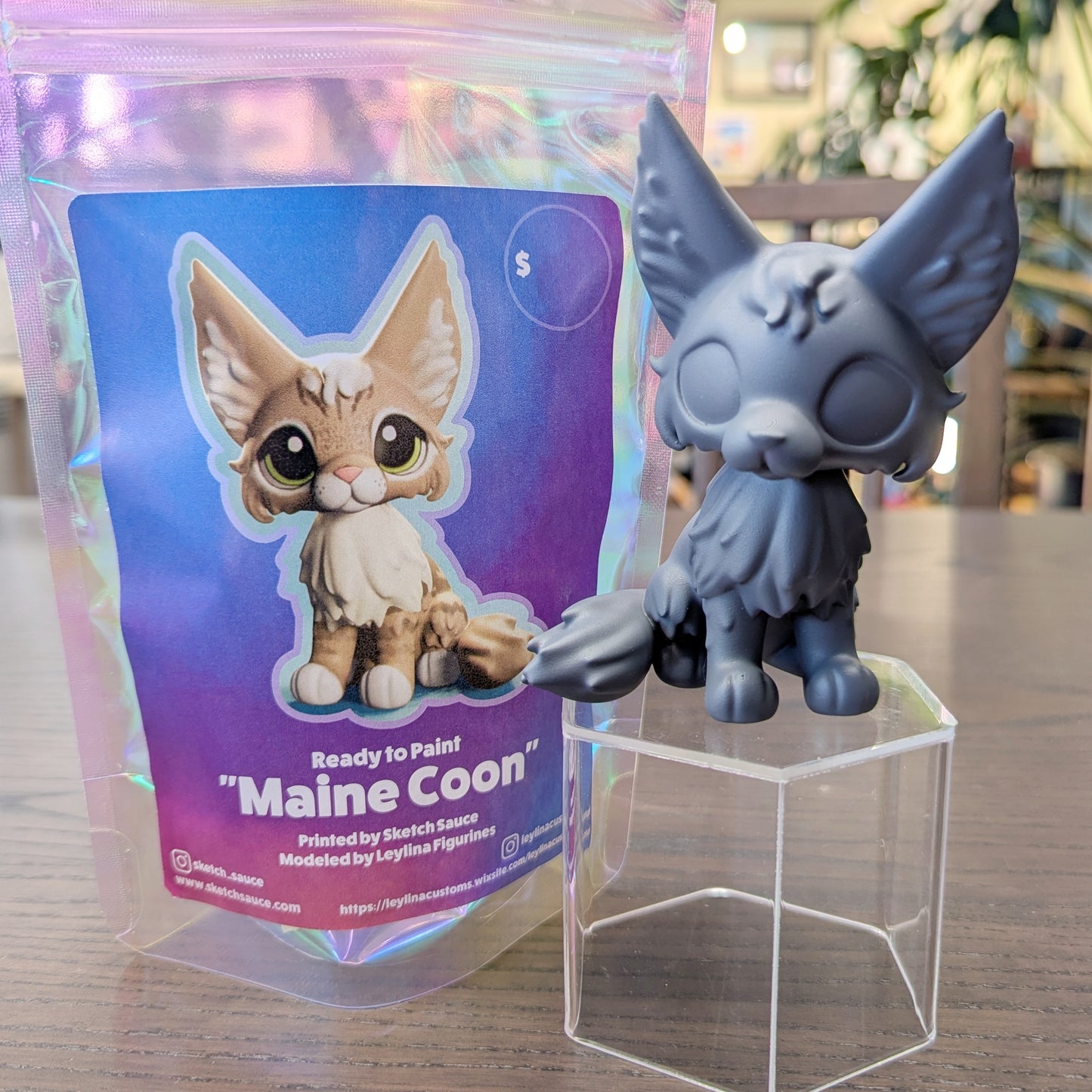 Leylina Figurines - May 2024 - Maine Coon