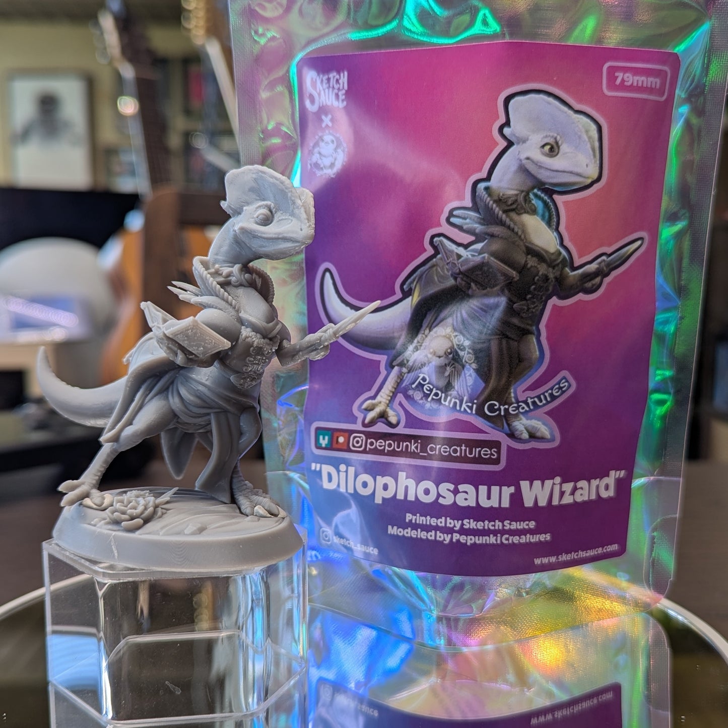 Pepunki Creatures - Dilophosaur Wizard