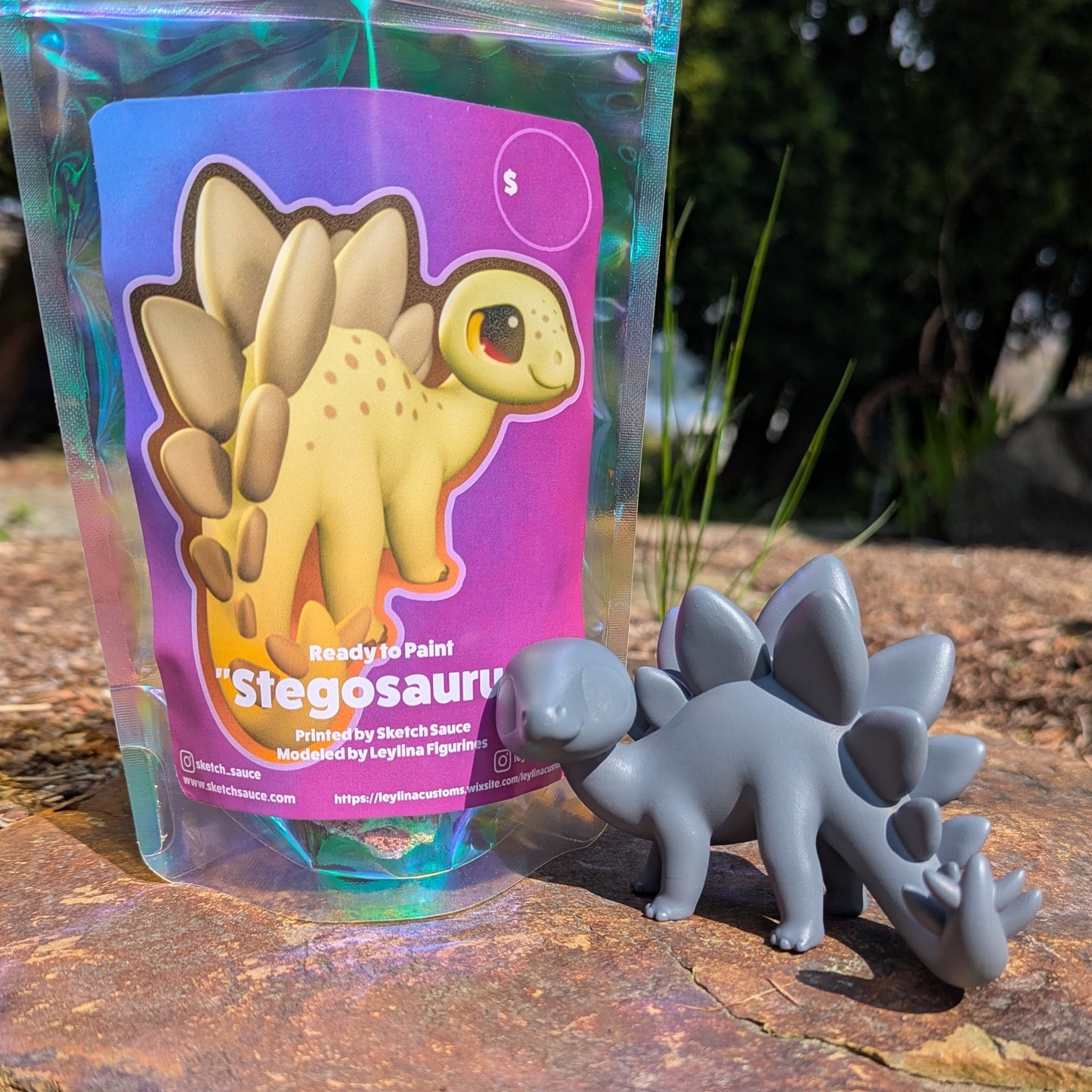 Leylina Figurines - March 2025 - Stegosaurus
