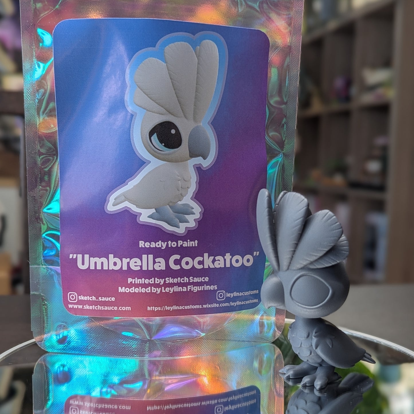 Leylina Figurines - April 2026 - Umbrella Cockatoo